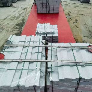 抚顺 芝麻白仿形加直形路沿石出货日常