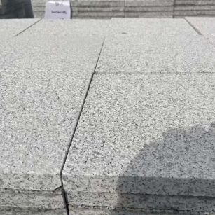 抚顺 白麻花岗岩石材推荐 荔枝面地铺石