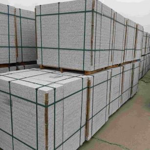 抚顺 白麻花岗岩石材荔枝面地铺石（300*600*50）