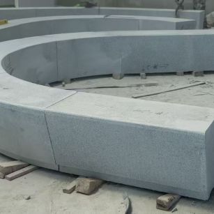 抚顺 芝麻白花岗岩光面弧形坐凳