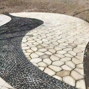 抚顺 黄金麻冰裂纹地铺石工地铺装案例