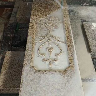 抚顺 黄金麻花岗岩异形加工雕刻栏杆大柱