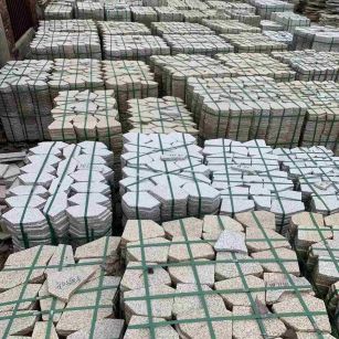 抚顺 黄金麻白麻花岗岩荔枝面地铺石(冰裂纹)