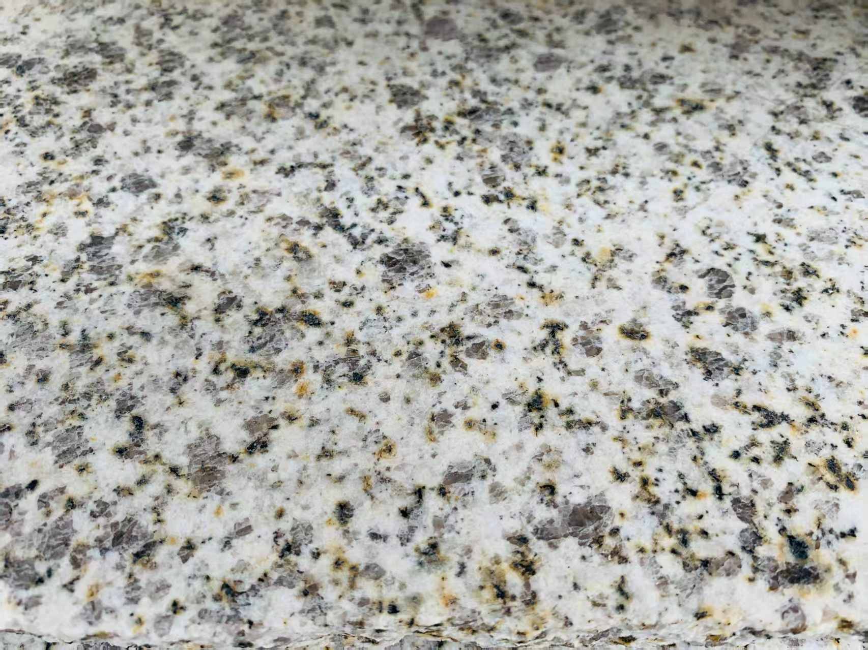 抚顺 黄金麻花岗岩石材浅黄光面