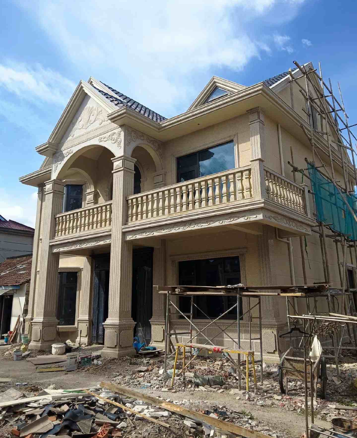 抚顺 黄金麻花岗岩石材私人别墅雕花门楼柱阳台栏杆