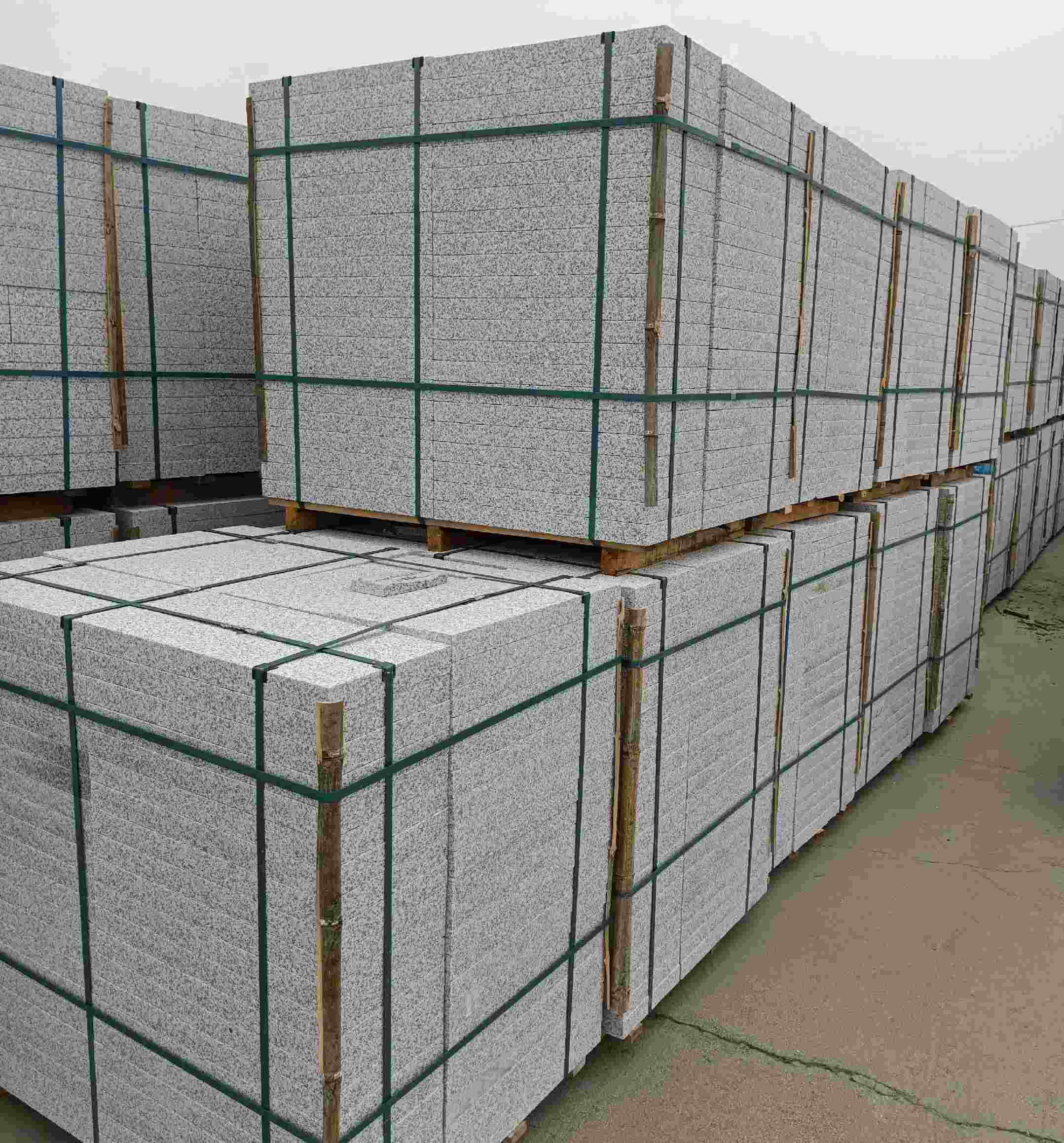 抚顺 白麻花岗岩石材荔枝面地铺石（300*600*50）