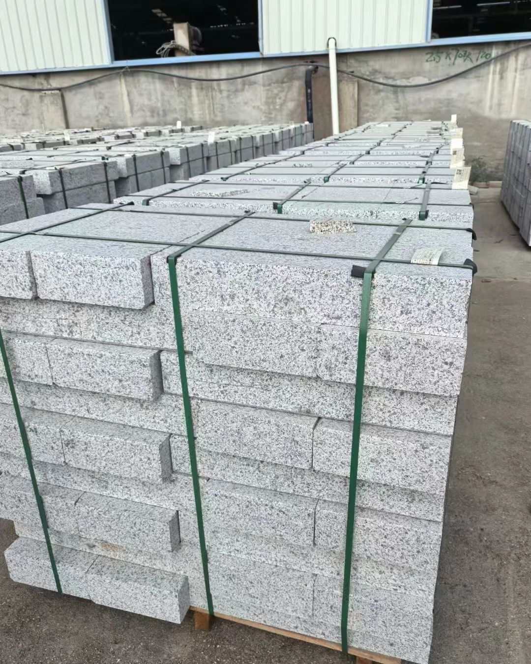 抚顺 白麻花岗岩路沿石，弧形路沿石，道牙石，马路牙子，界石，路缘石，平沿石，直岩石，平缘石等