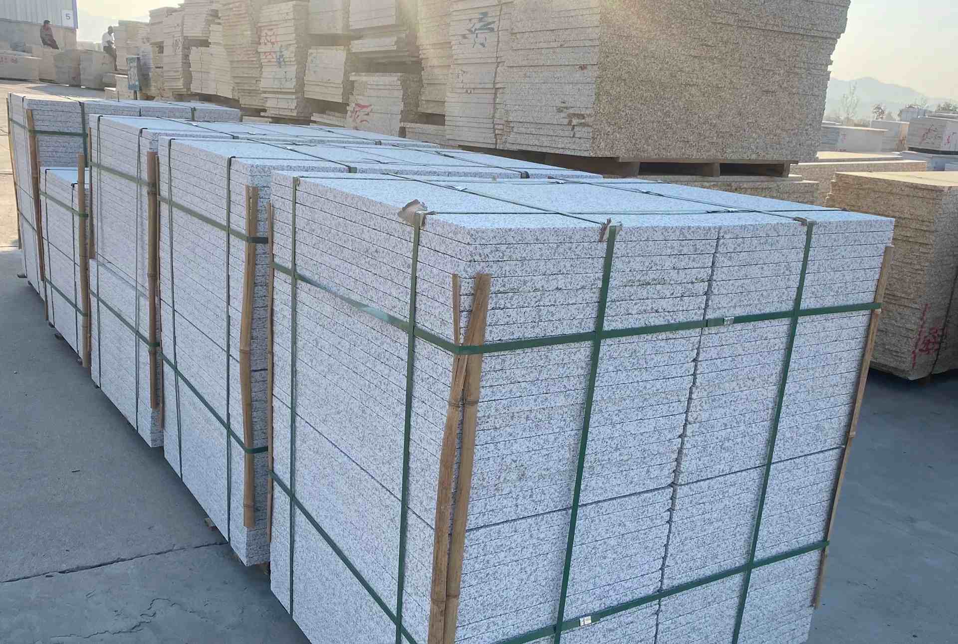 抚顺 白麻花岗岩荔枝面地铺石