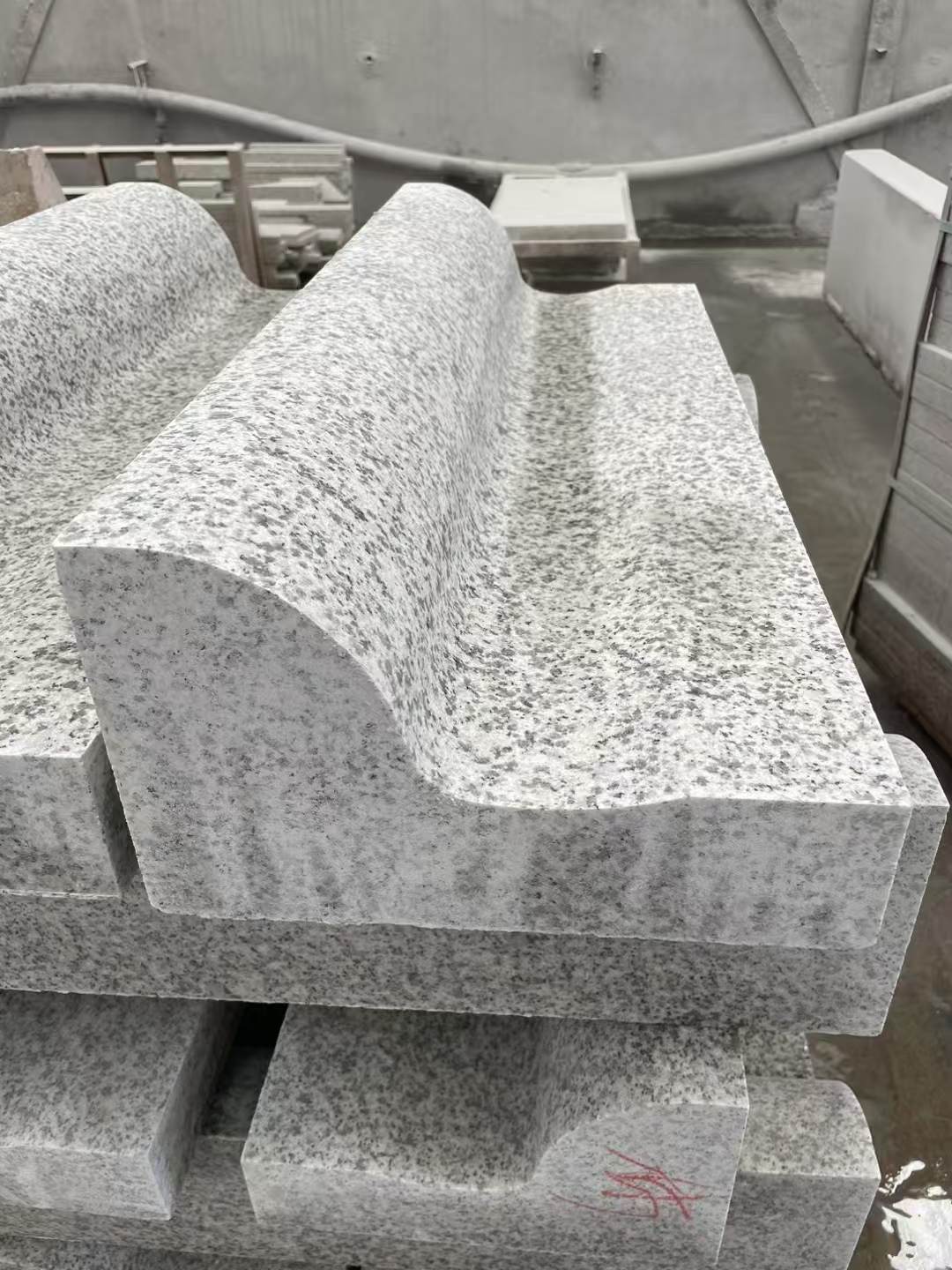 抚顺 白麻花岗岩S型路沿石，路侧石，马路牙子等