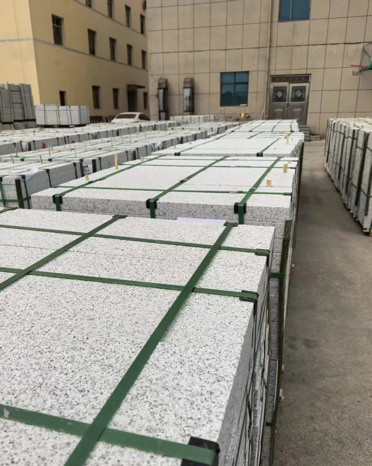 抚顺 白麻花岗岩5.0公分荔枝面地铺石