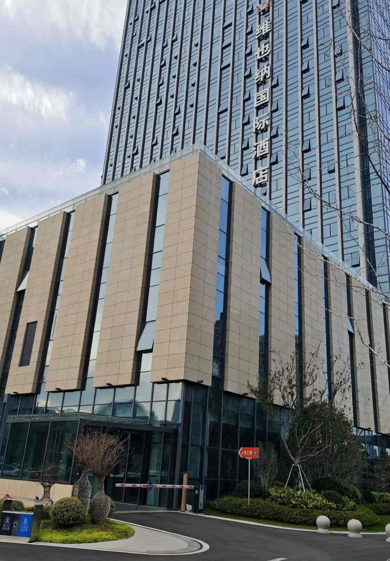 抚顺 黄金麻花岗岩外墙干挂