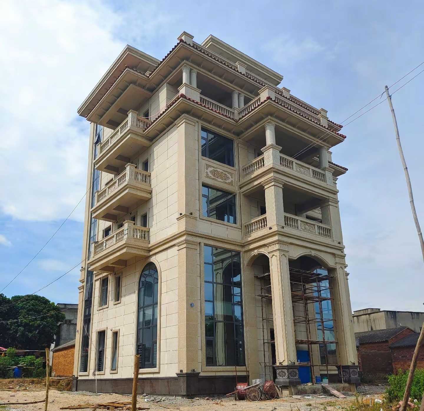 抚顺 黄金麻花岗岩石材别墅外墙干挂搭配（雕花栏杆花瓶柱门楼罗马柱）