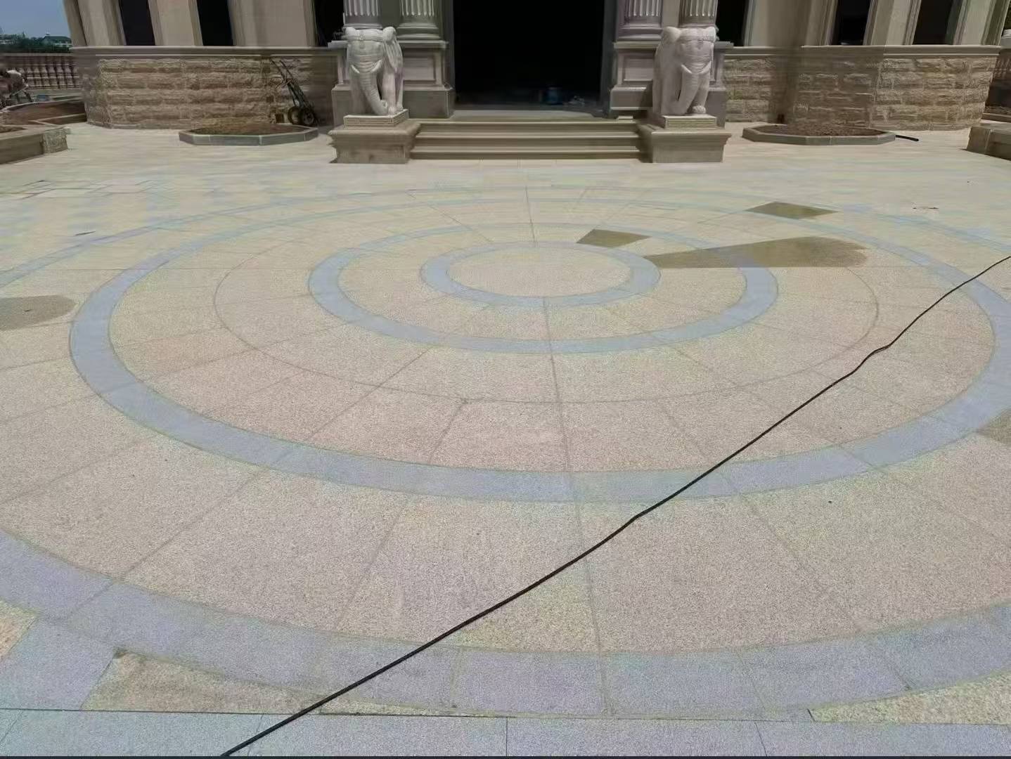 抚顺 黄金麻芝麻灰花岗岩石材地铺拼接效果