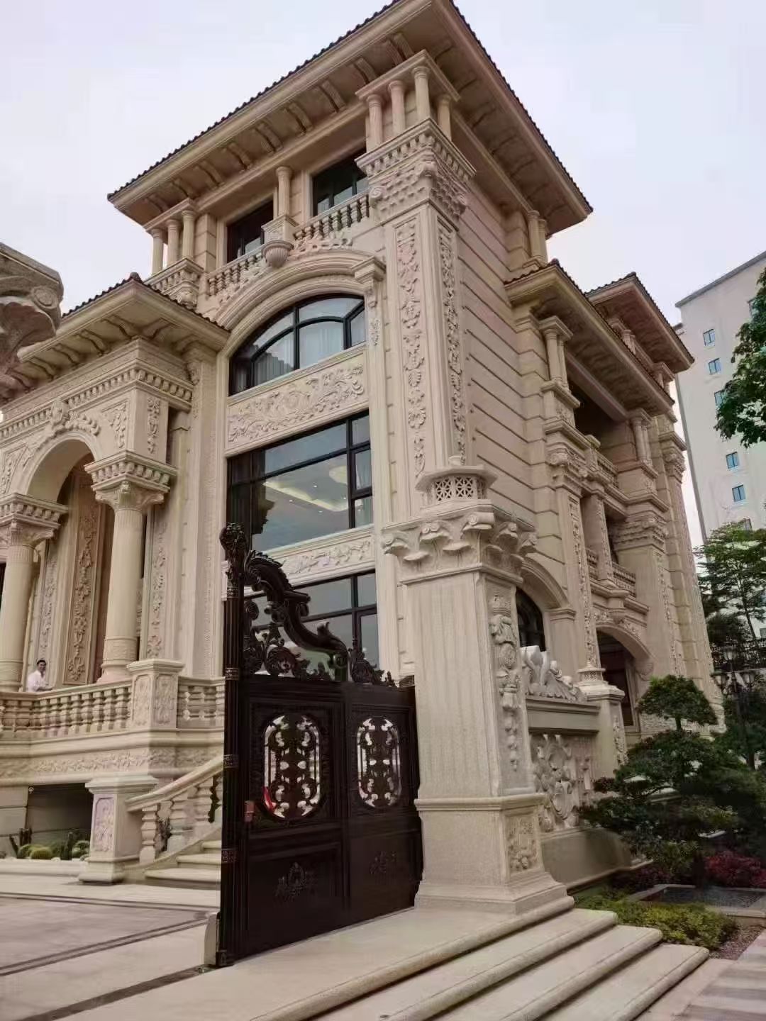 抚顺 黄金麻花岗岩别墅外墙干挂效果展示