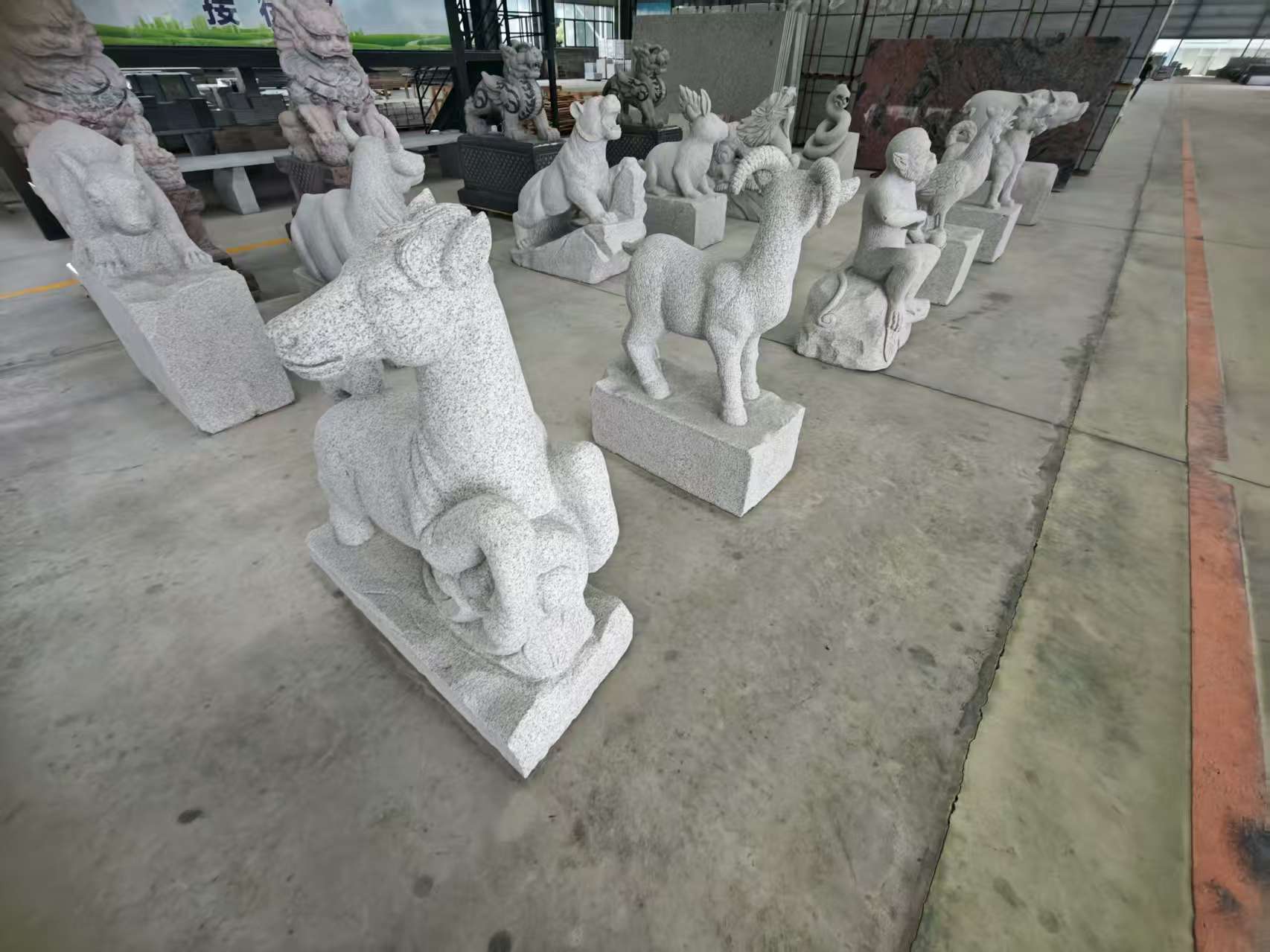 抚顺 芝麻白花岗岩造型立体雕刻——十二生肖