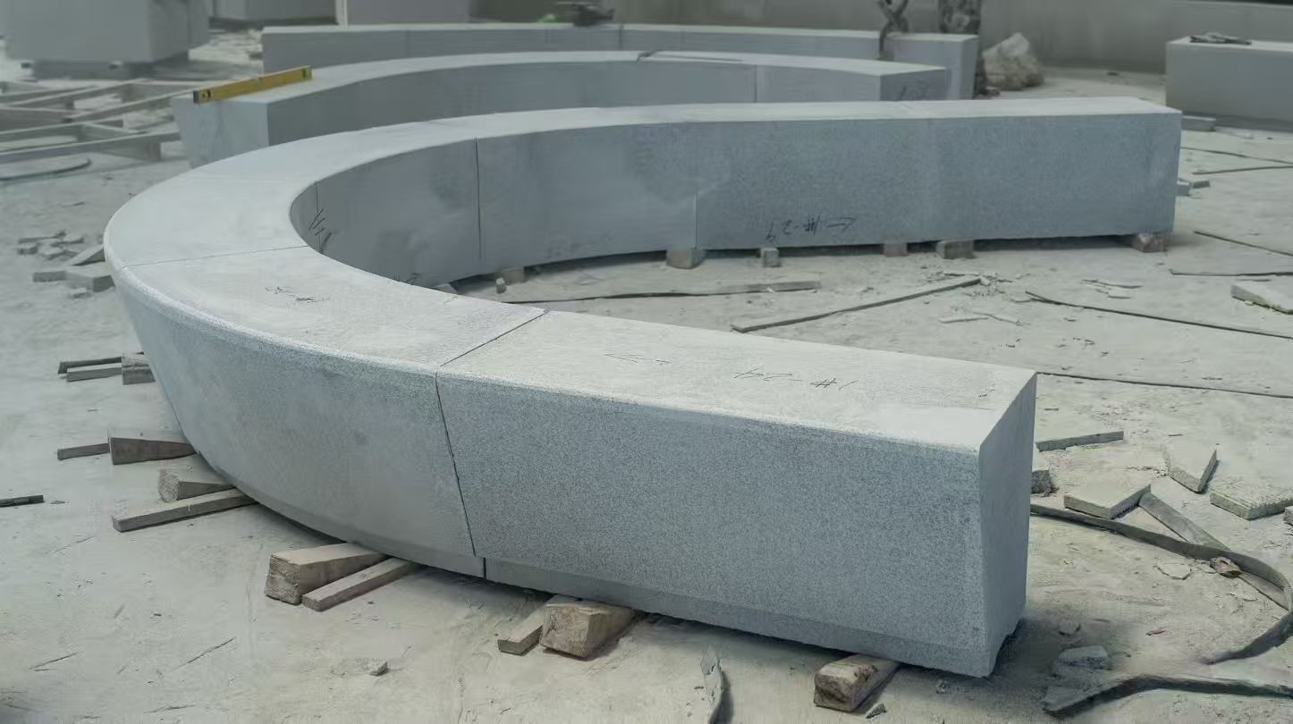 抚顺 芝麻白花岗岩光面弧形坐凳