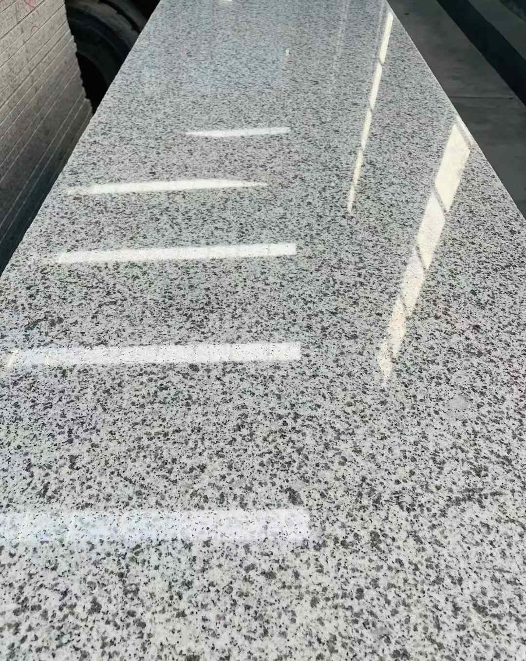 抚顺 白麻花岗岩光面毛板